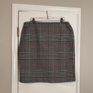 Talbots Black, White, and Red Plaid Pencil Skirt knee length whool polyester